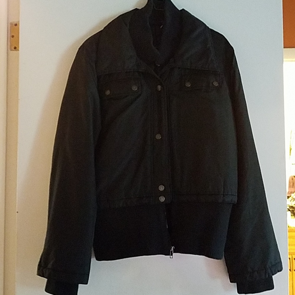 TAHARI waist length coat